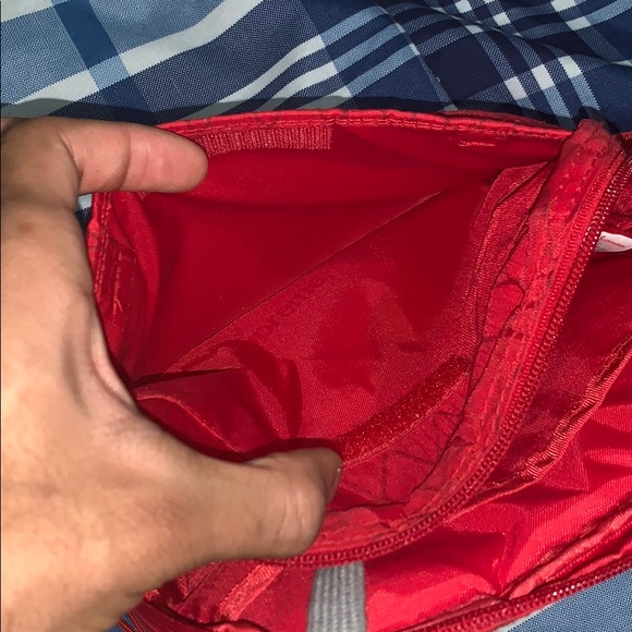 Red supreme bag wit silver Cuban link chain - Picture 6 of 6